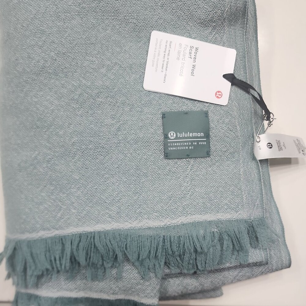 Lululemon 100% wool blanket scarf